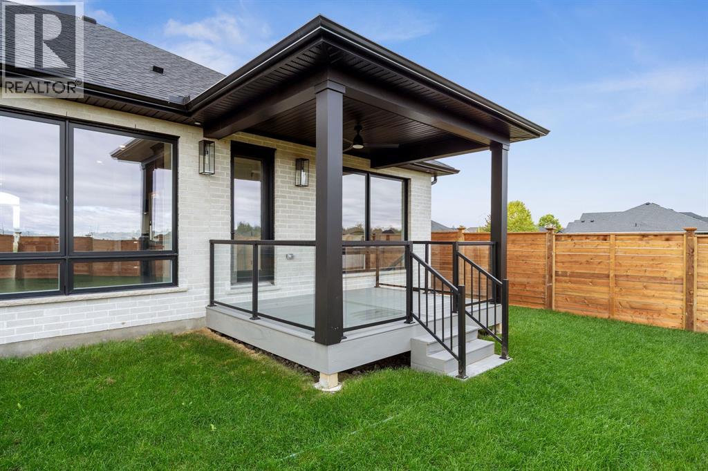 269 Basquiat Crescent, Sarnia, Ontario  N7S 0H1 - Photo 4 - 26000546