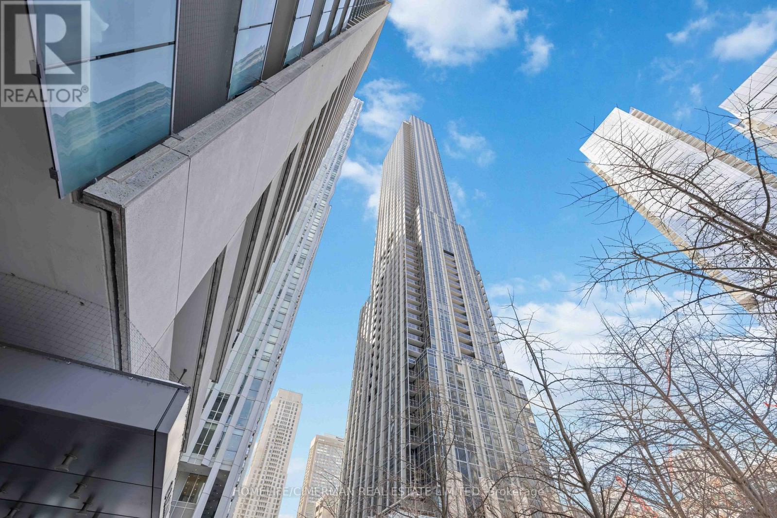 1504 - 11 YORKVILLE AVENUE, Toronto, Ontario