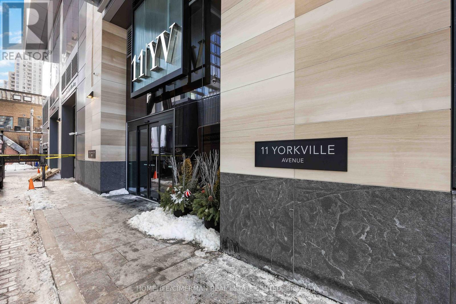 1504 - 11 Yorkville Avenue, Toronto, Ontario  M4W 0B7 - Photo 2 - C12675822