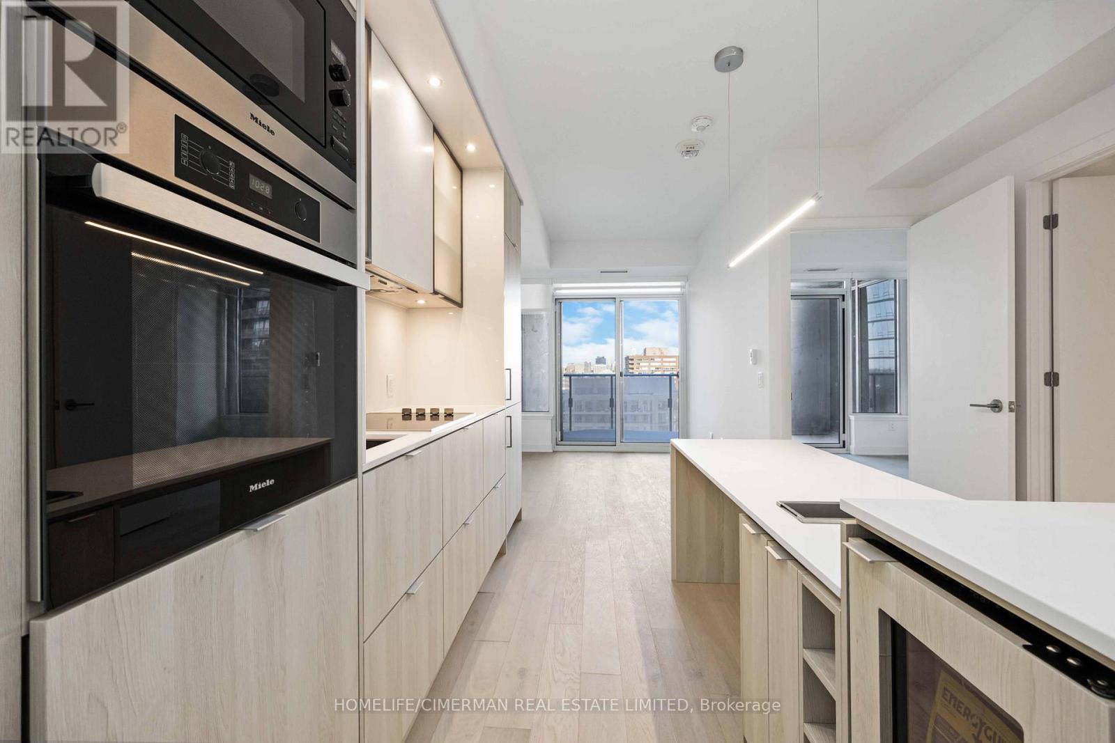 1504 - 11 Yorkville Avenue, Toronto, Ontario  M4W 0B7 - Photo 5 - C12675822