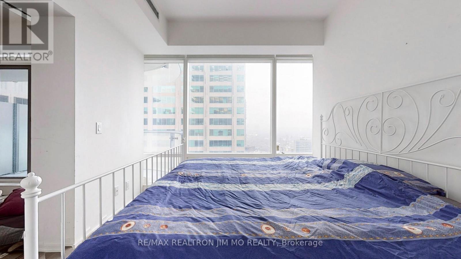 1712 - 1 Bloor Street E, Toronto, Ontario  M4W 1A9 - Photo 13 - C12675894