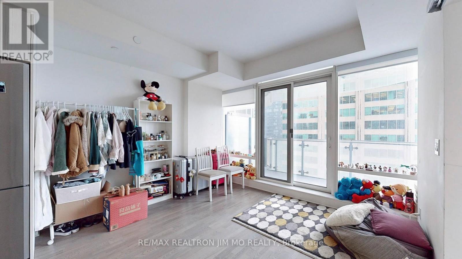 1712 - 1 Bloor Street E, Toronto, Ontario  M4W 1A9 - Photo 2 - C12675894