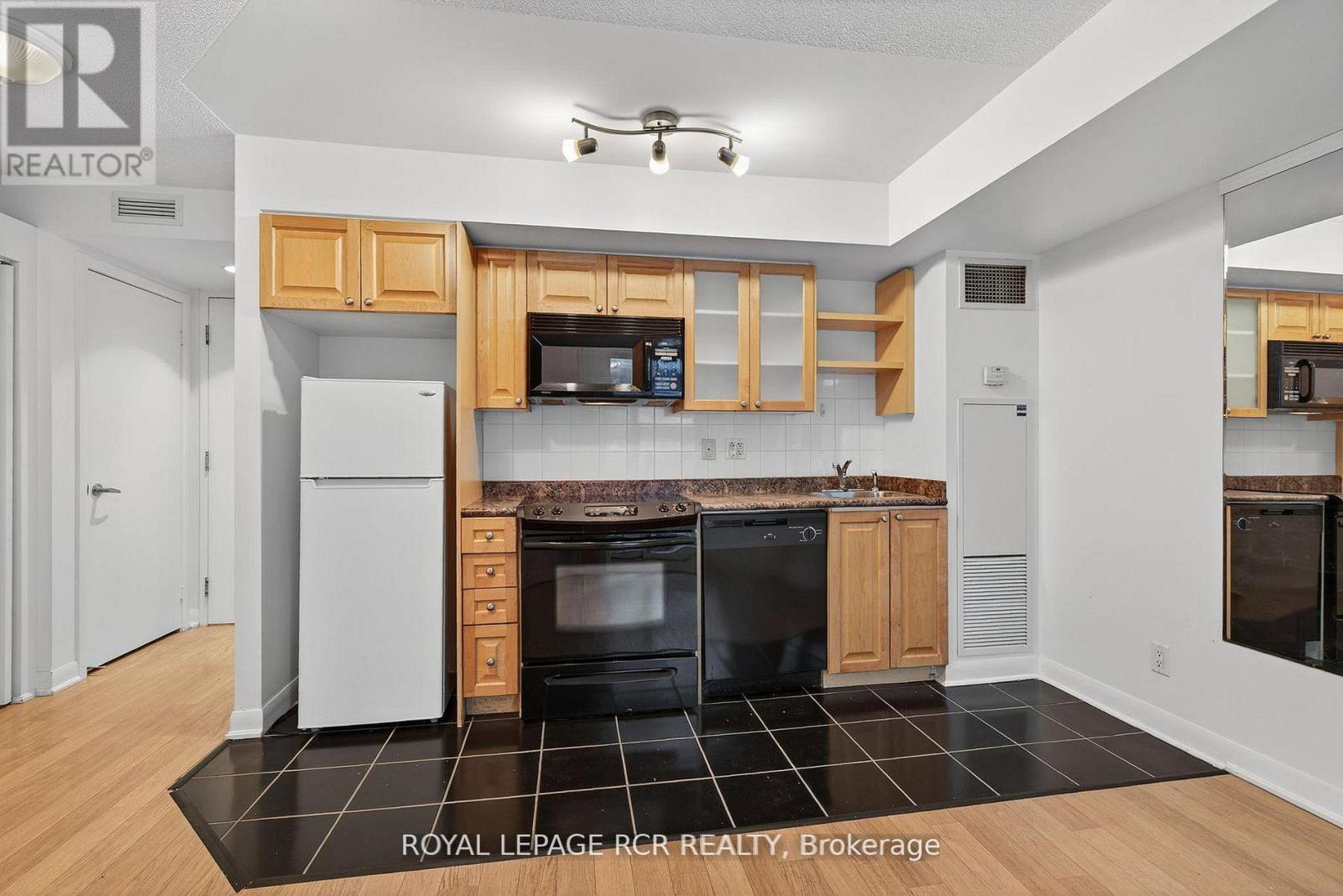 310 - 600 Fleet Street, Toronto, Ontario  M5V 1B7 - Photo 10 - C12675950