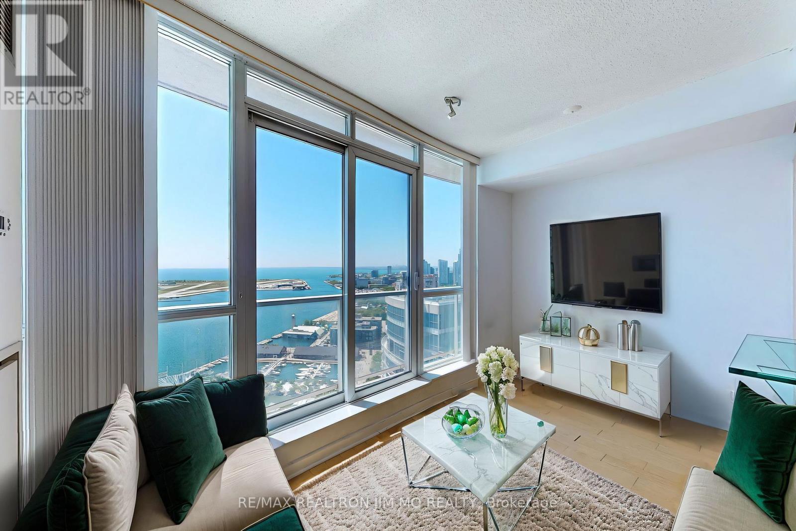 3508 - 208 Queens Quay W, Toronto, Ontario  M5J 2Y5 - Photo 4 - C12675954