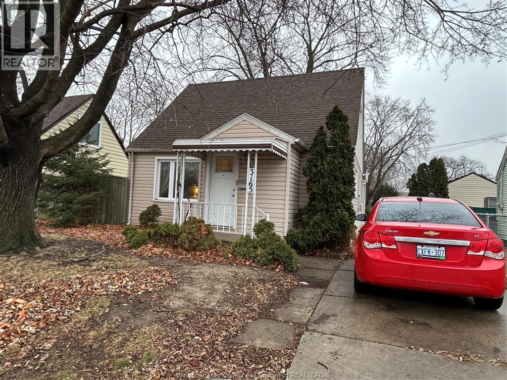 MLS# 26000562: 3165 TECUMSEH ROAD West, Windsor, Canada