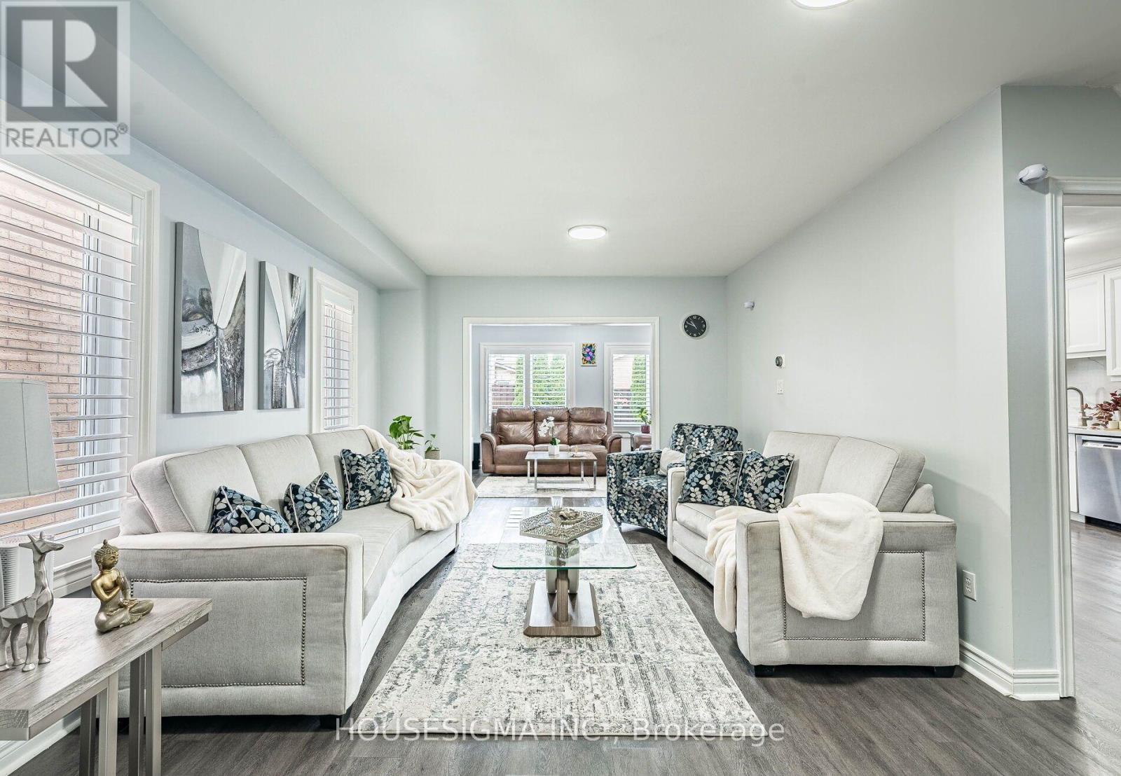 6929 Vicar Gate, Mississauga, Ontario  L5W 1G6 - Photo 5 - W12675080