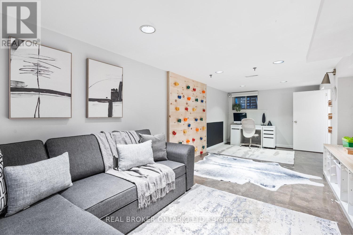 7 Juniper Avenue, Toronto, Ontario  M4L 1S1 - Photo 25 - E12675876