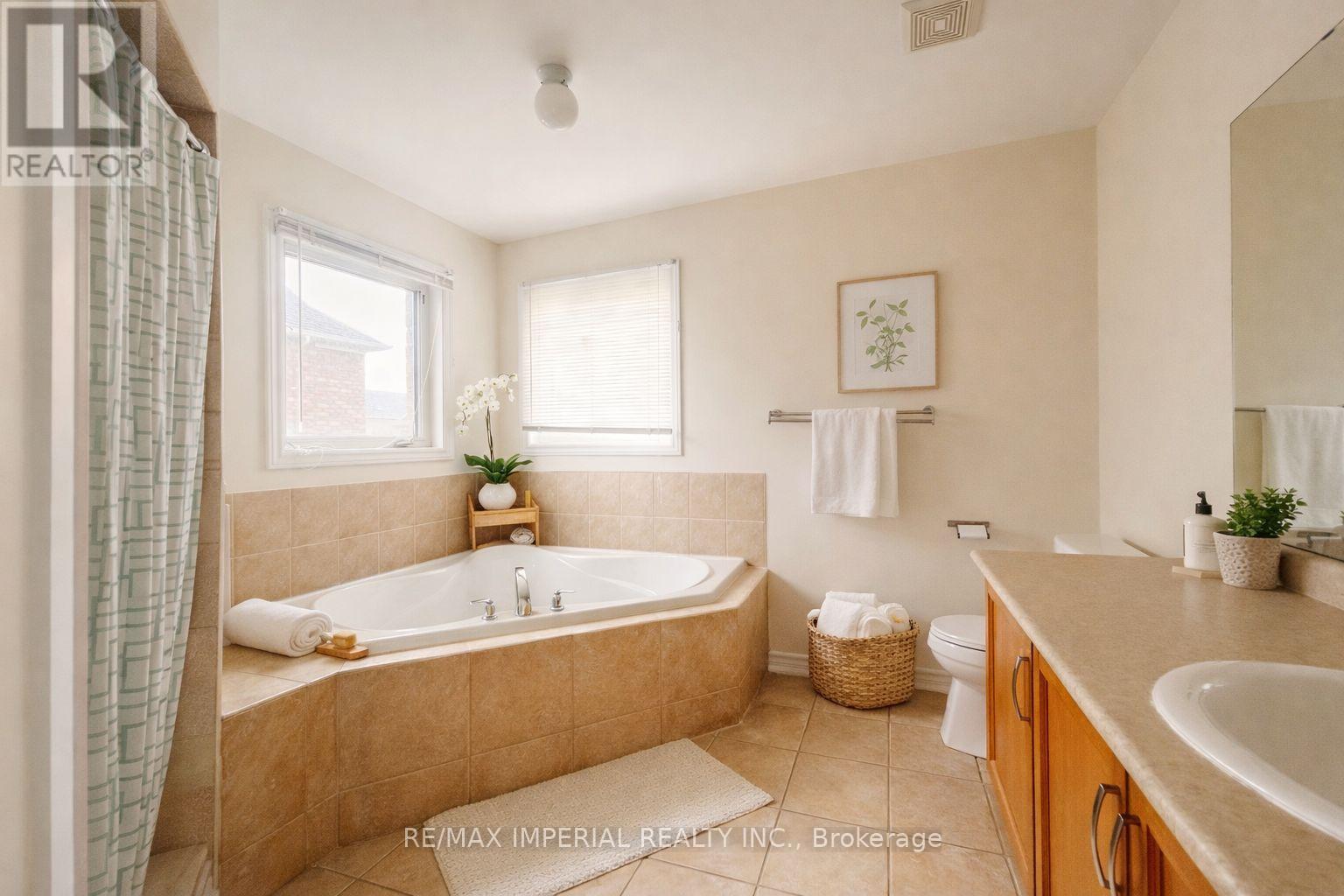 155 Art West Avenue, Newmarket, Ontario  L3X 0C1 - Photo 10 - N12675864