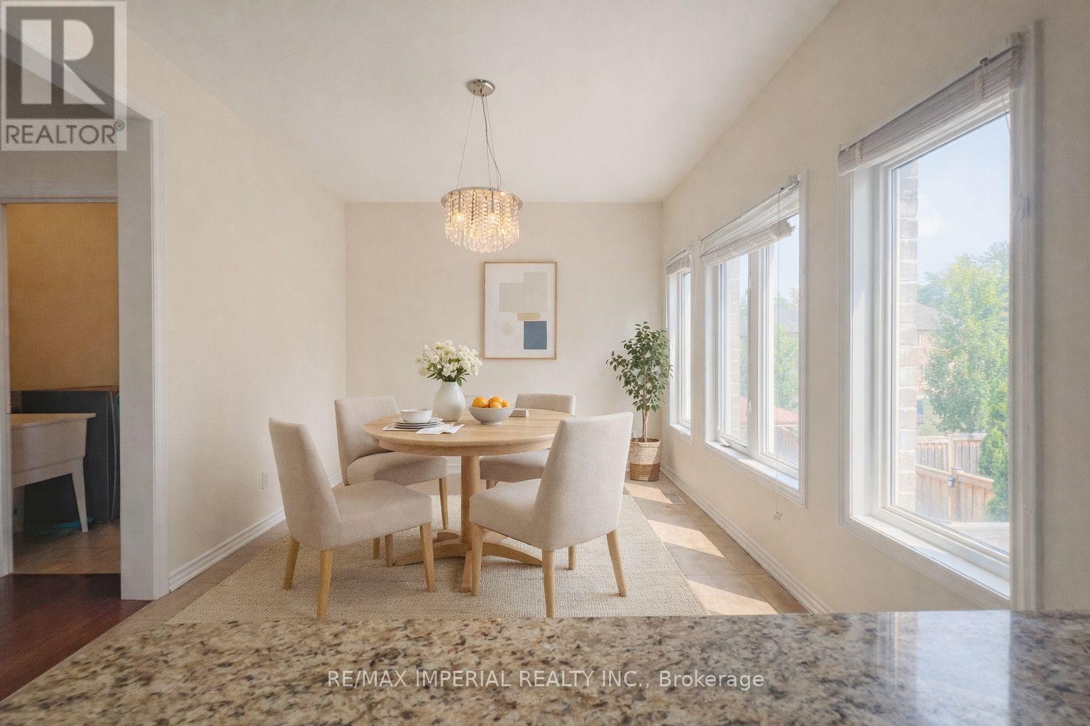 155 Art West Avenue, Newmarket, Ontario  L3X 0C1 - Photo 3 - N12675864