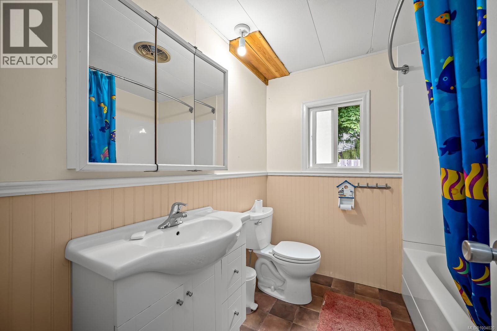 7865 Ships Point Rd, Fanny Bay, British Columbia V0R 1W0 - Photo 21 - 1004020