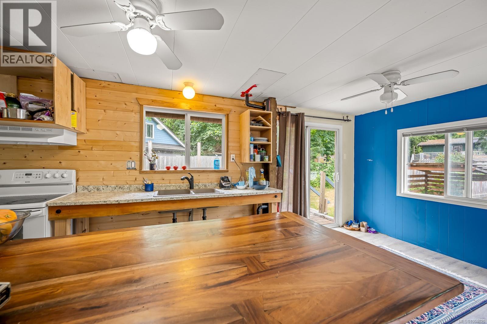 7865 Ships Point Rd, Fanny Bay, British Columbia V0R 1W0 - Photo 19 - 1004020