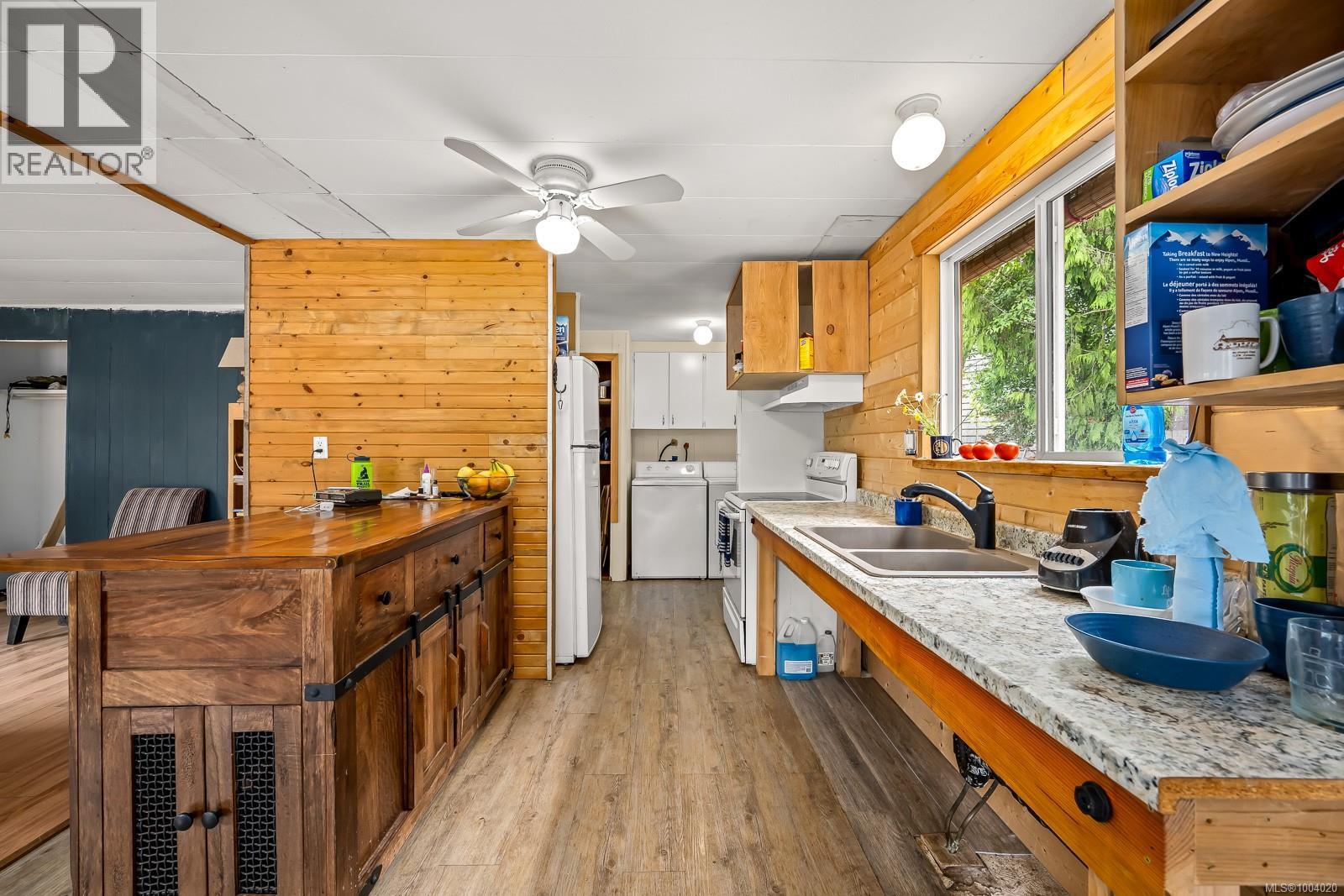 7865 Ships Point Rd, Fanny Bay, British Columbia V0R 1W0 - Photo 5 - 1004020