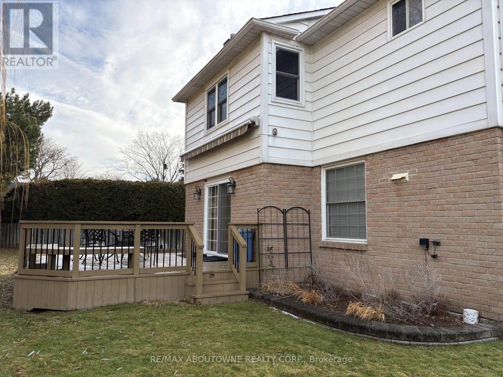 2179 Maplewood Drive, Burlington, Ontario  L7R 2C7 - Photo 27 - W12675828