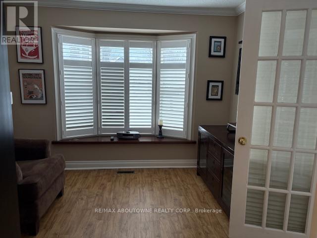 2179 Maplewood Drive, Burlington, Ontario  L7R 2C7 - Photo 9 - W12675828