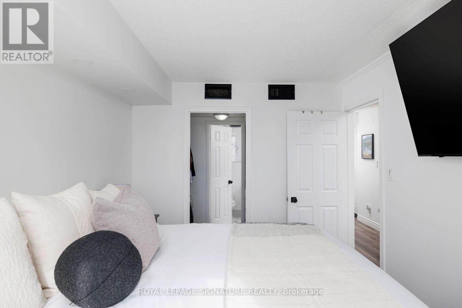 909 - 880 Dundas Street W, Mississauga, Ontario  L5C 4H3 - Photo 13 - W12675878