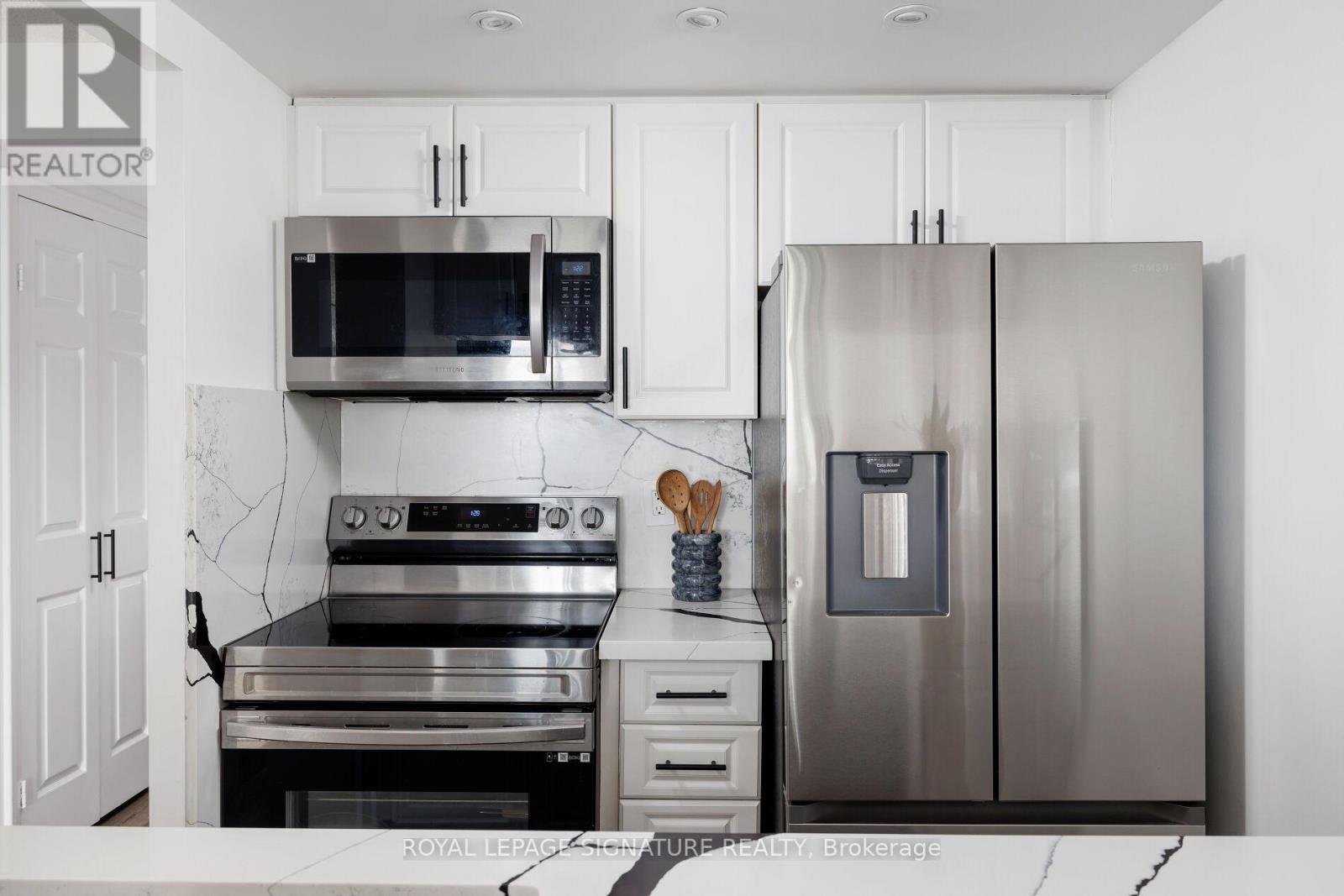 909 - 880 Dundas Street W, Mississauga, Ontario  L5C 4H3 - Photo 7 - W12675878