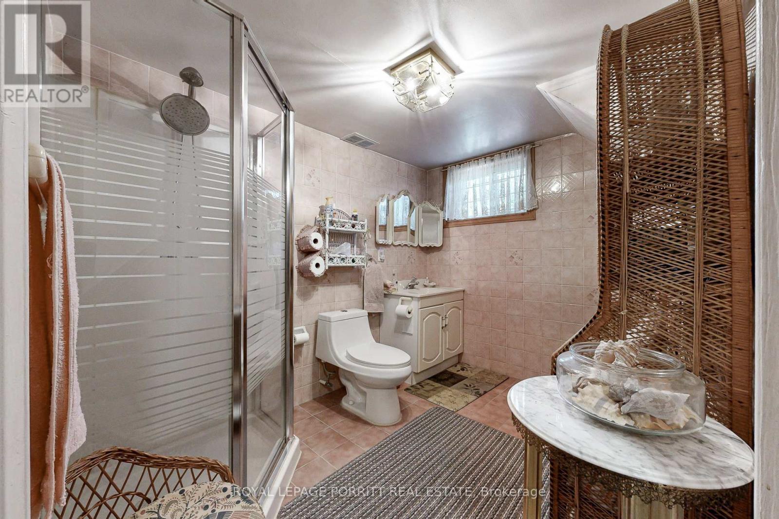 1 Aintree Court, Toronto, Ontario  M8W 2E1 - Photo 24 - W12675882