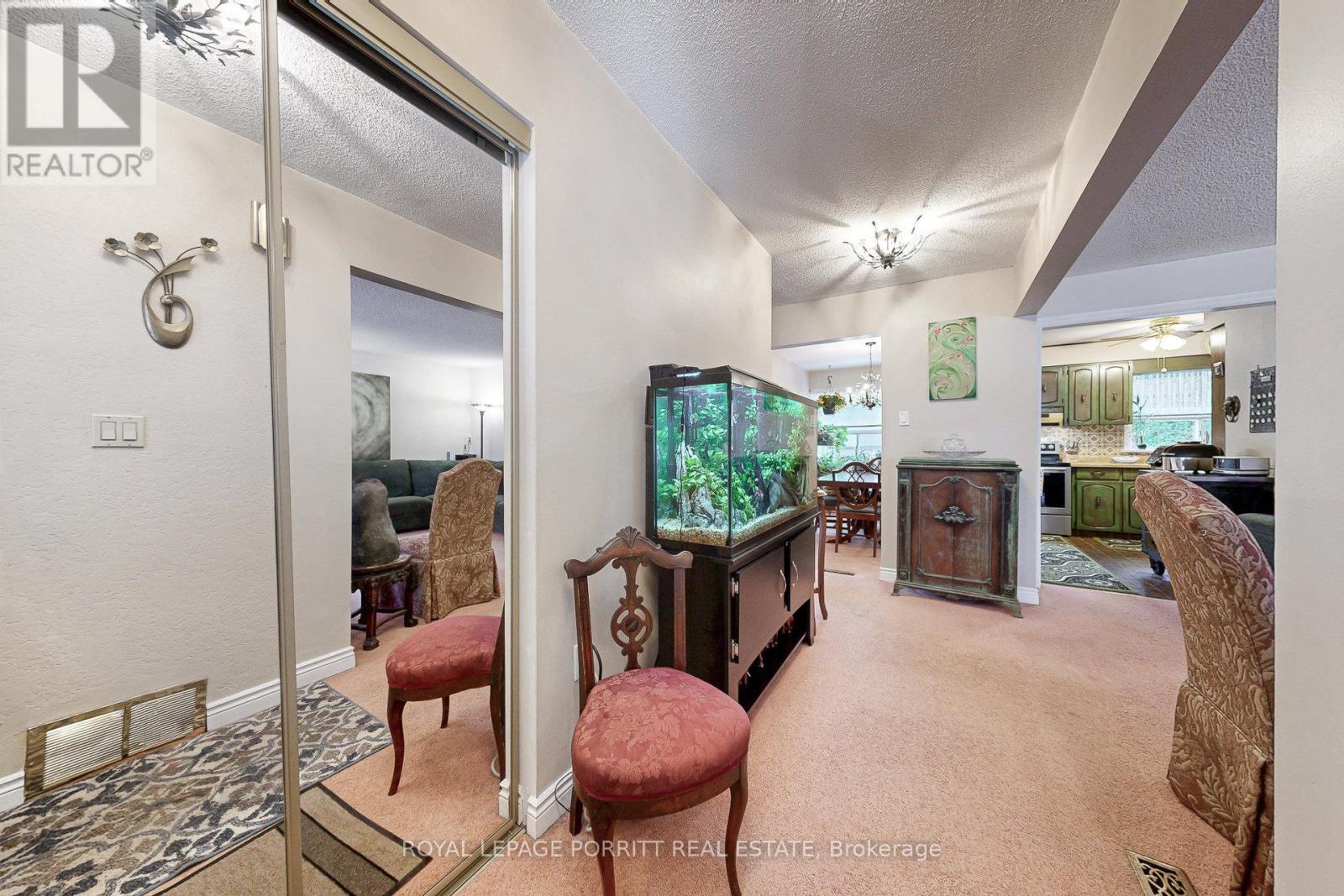 1 Aintree Court, Toronto, Ontario  M8W 2E1 - Photo 5 - W12675882