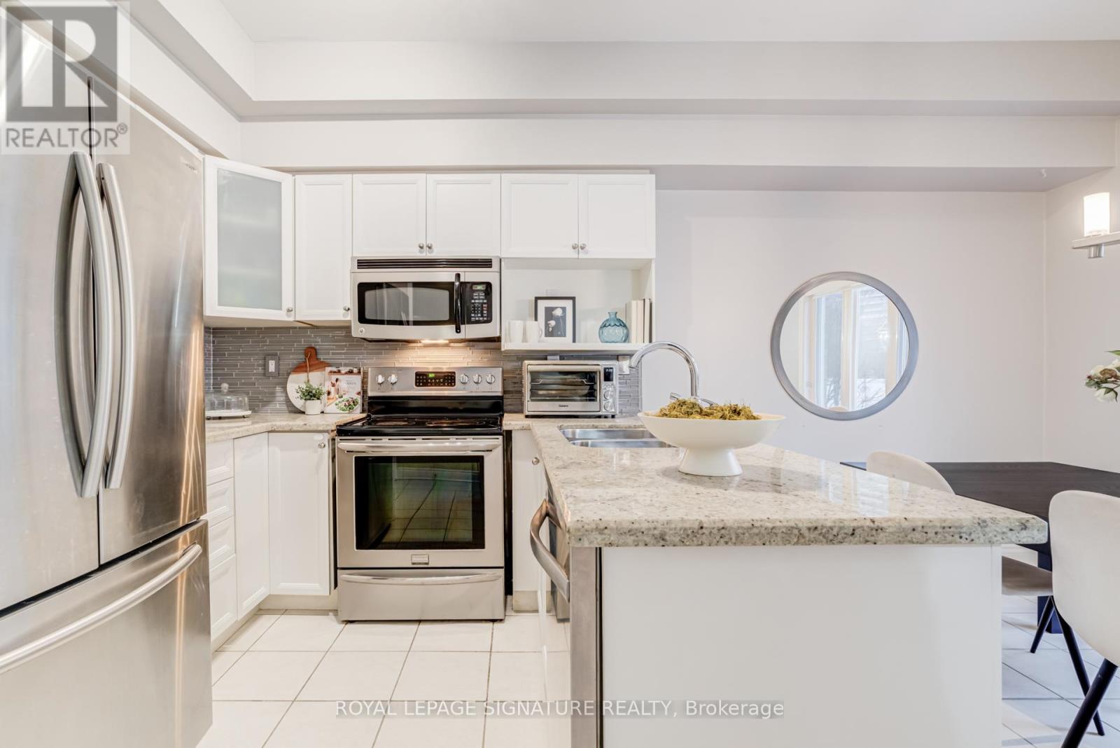 97 Harbourview Crescent, Toronto, Ontario  M8V 4B1 - Photo 4 - W12675886