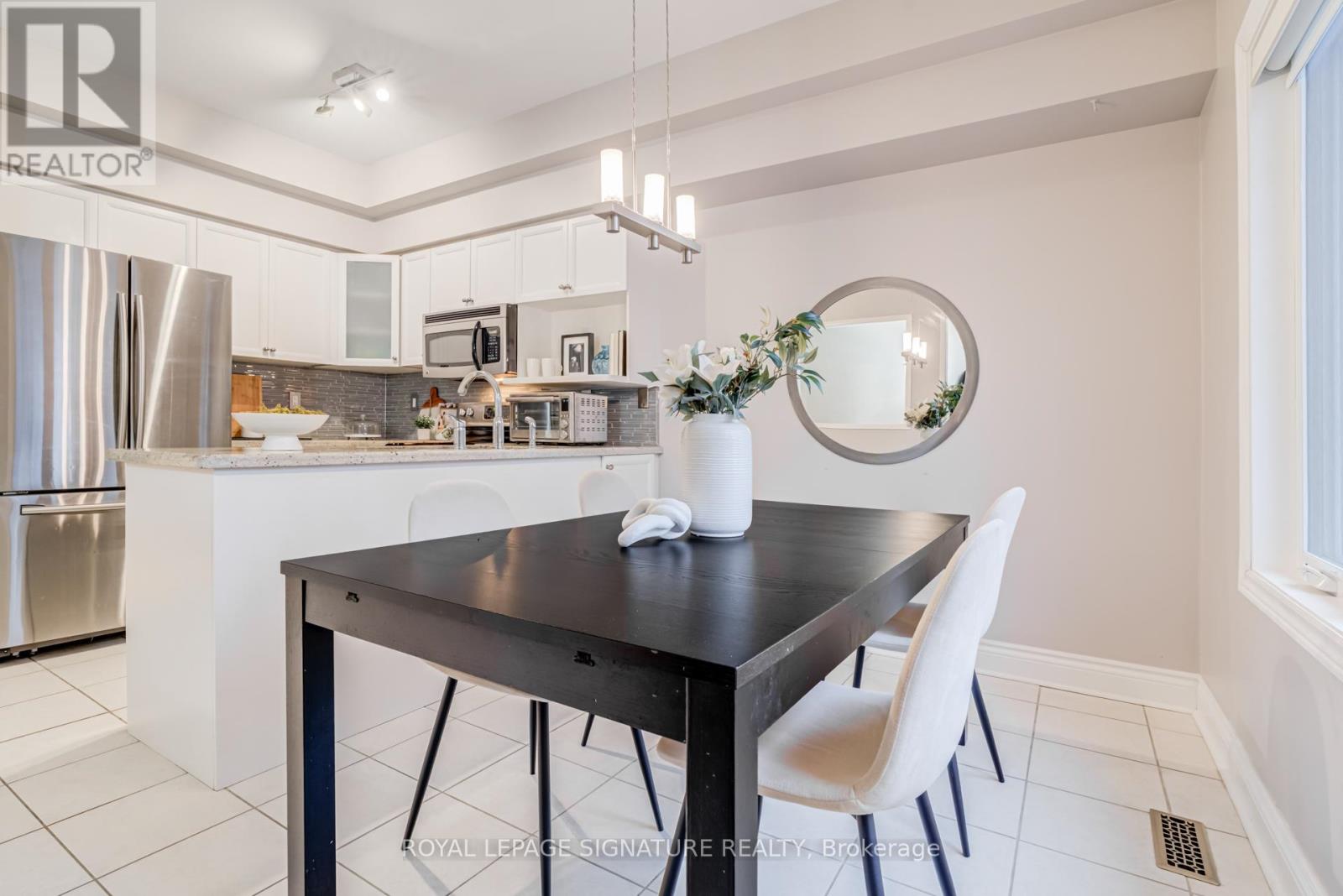 97 Harbourview Crescent, Toronto, Ontario  M8V 4B1 - Photo 7 - W12675886