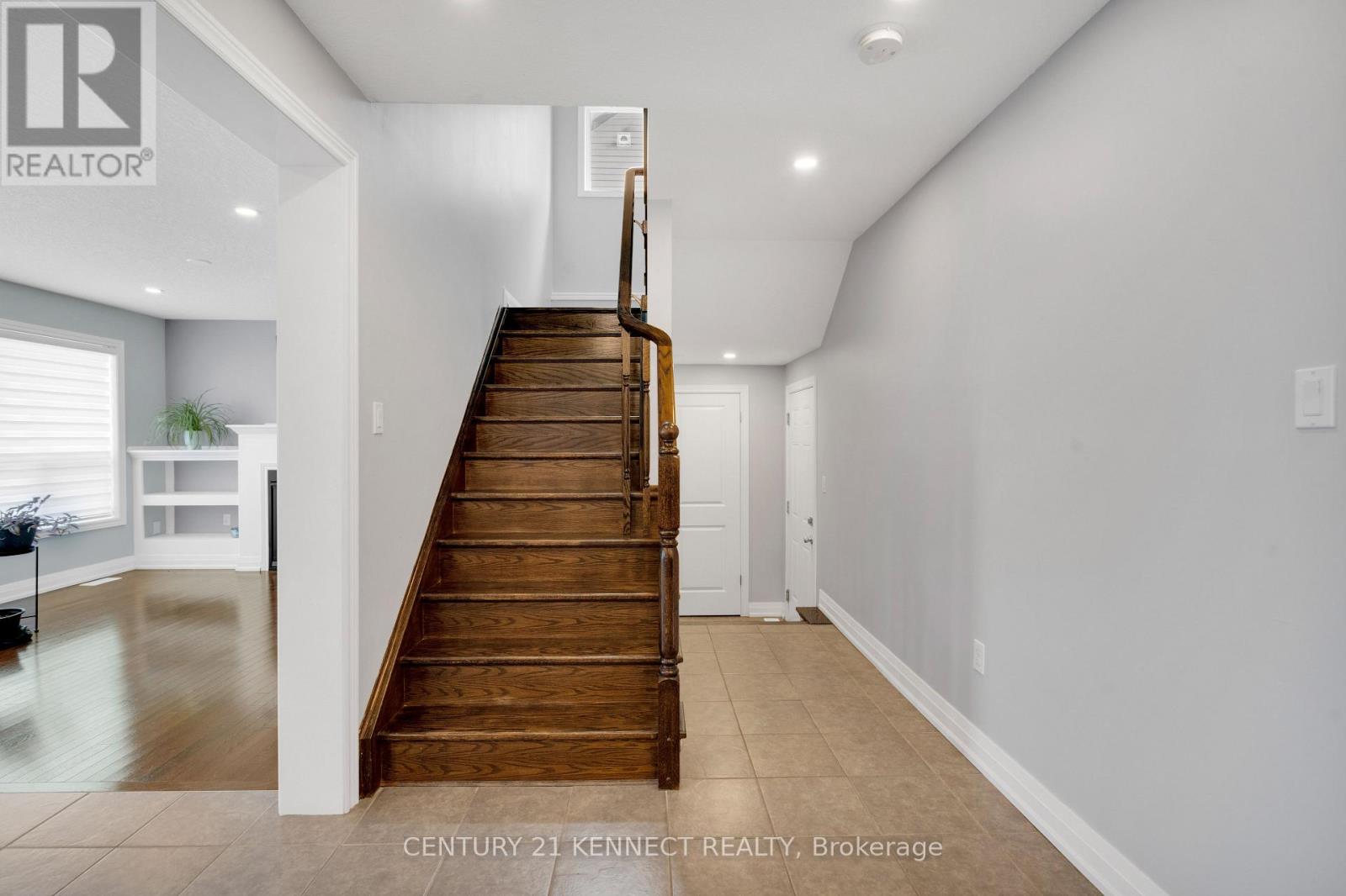 200 Courtney Crescent, Orangeville, Ontario  L9W 4S4 - Photo 11 - W12675914