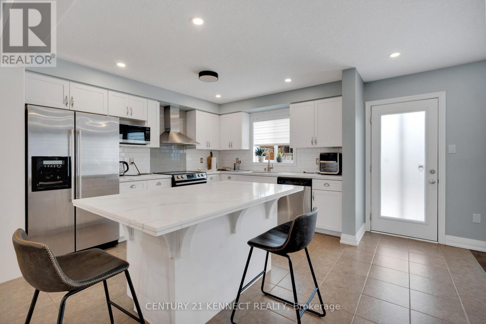 200 Courtney Crescent, Orangeville, Ontario  L9W 4S4 - Photo 7 - W12675914