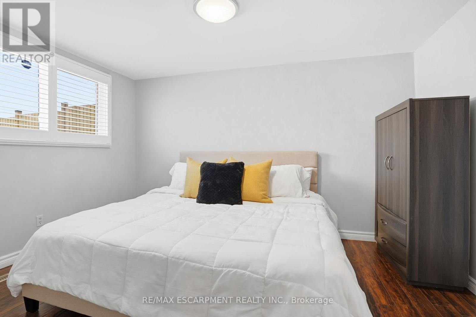 95 Chilton Drive, Hamilton, Ontario  L8J 1L8 - Photo 15 - X12675888