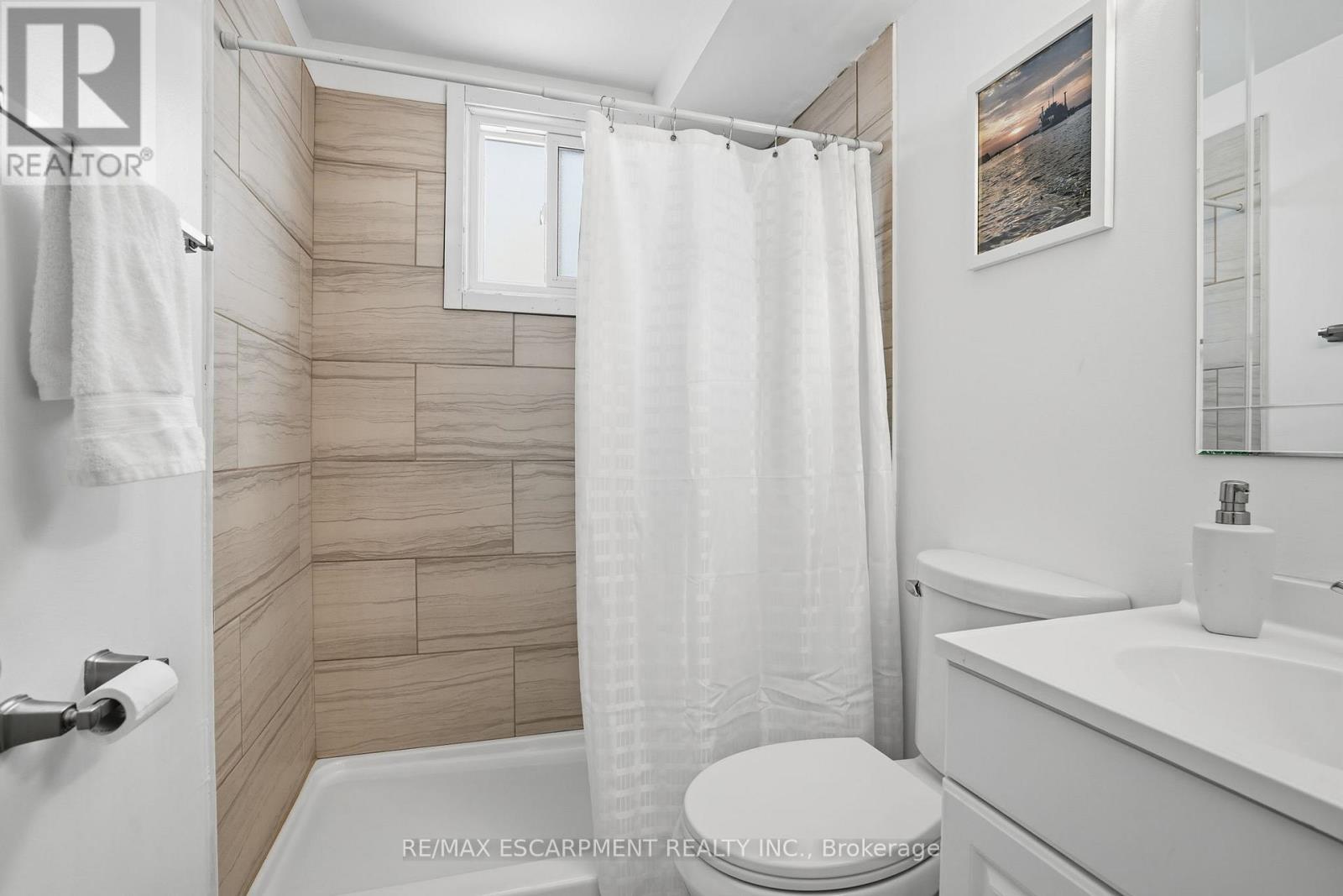 95 Chilton Drive, Hamilton, Ontario  L8J 1L8 - Photo 17 - X12675888