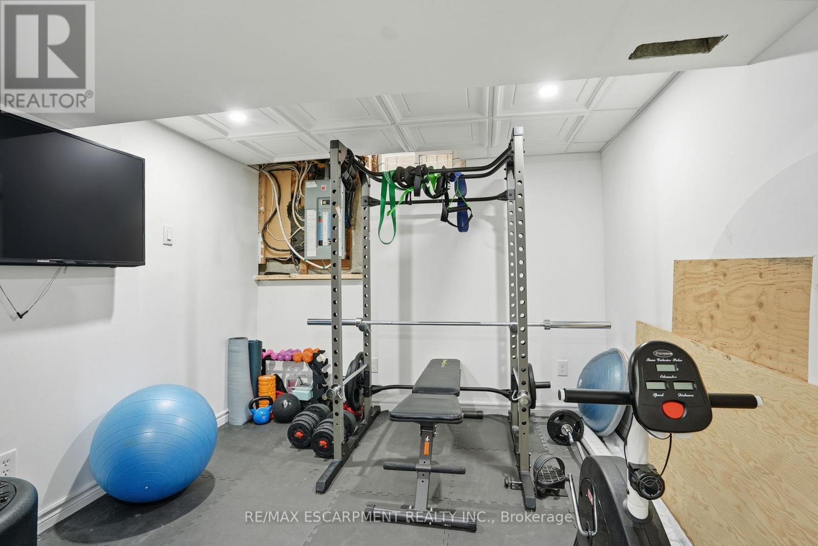 95 Chilton Drive, Hamilton, Ontario  L8J 1L8 - Photo 21 - X12675888