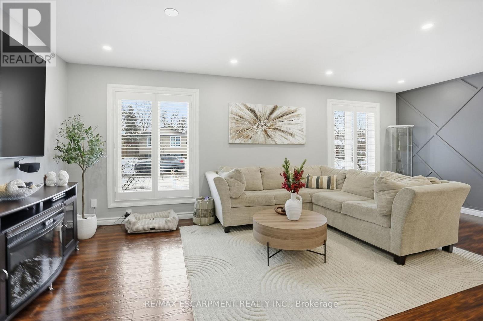 95 Chilton Drive, Hamilton, Ontario  L8J 1L8 - Photo 6 - X12675888