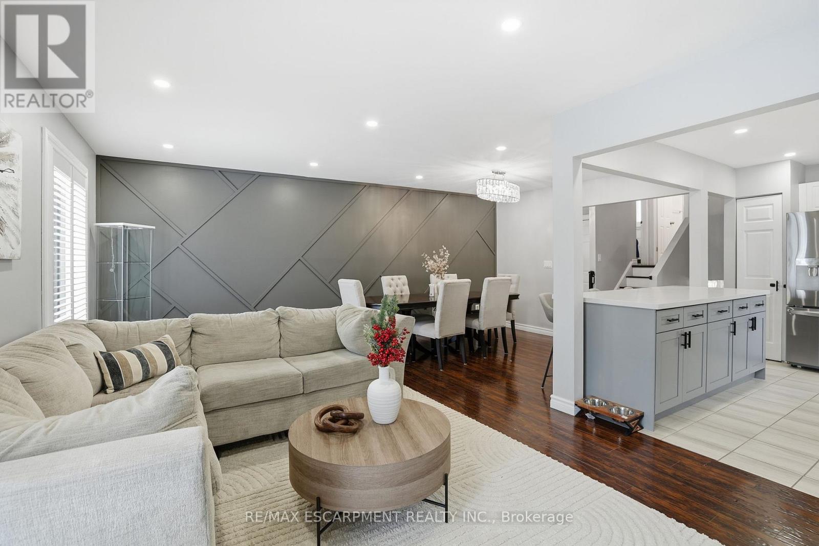 95 Chilton Drive, Hamilton, Ontario  L8J 1L8 - Photo 7 - X12675888