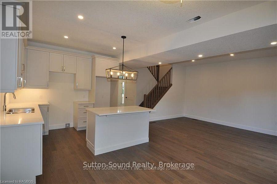 642 8th Street W, Owen Sound, Ontario  N4K 5N3 - Photo 4 - X12676008