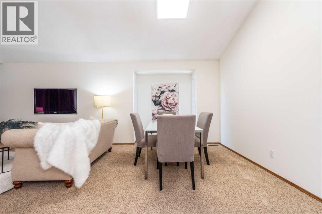 251 Douglas Woods Drive Se, Calgary, Alberta  T2Z 2E8 - Photo 4 - A2265883