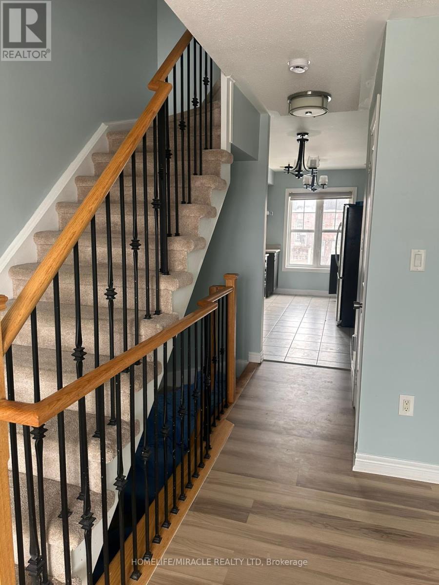 6 Soldier Street, Brampton, Ontario  L7A 4B6 - Photo 3 - W12665908