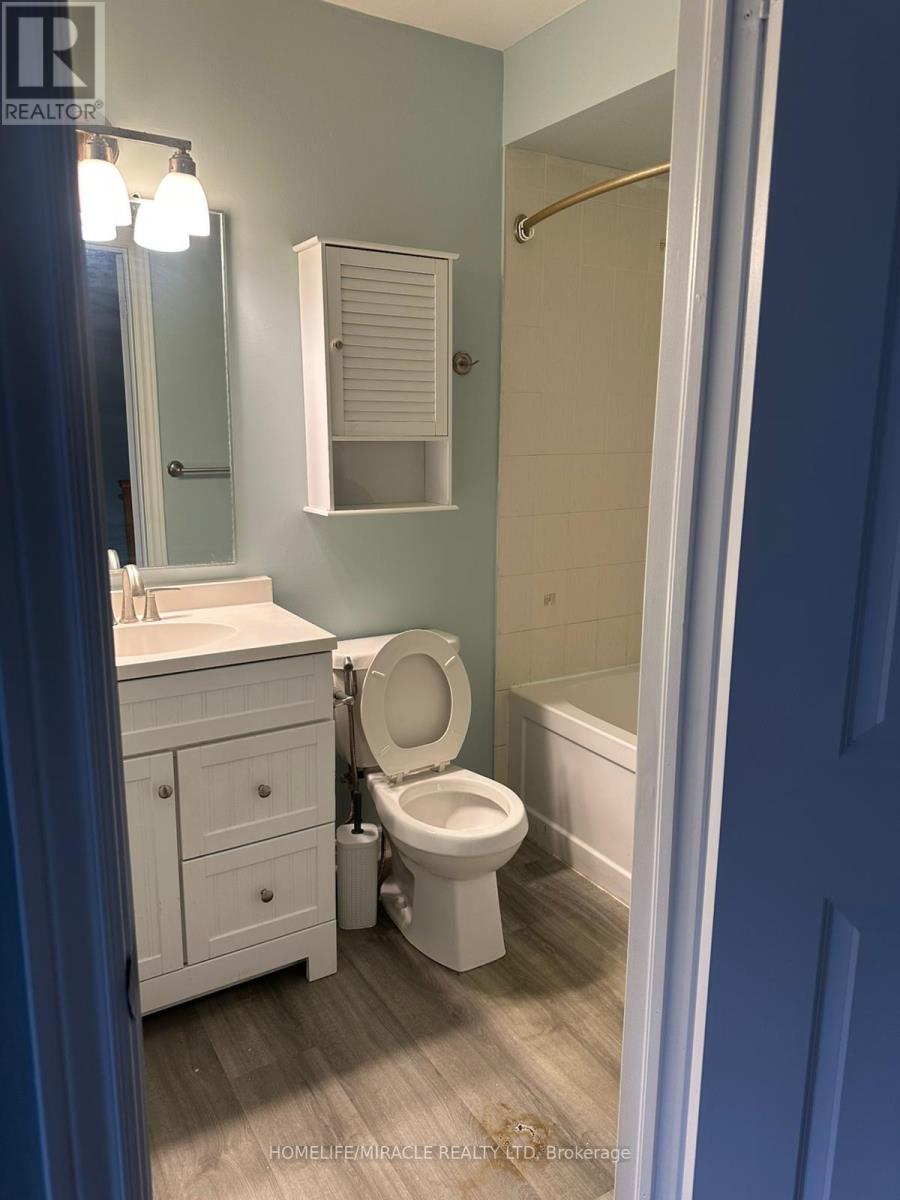 6 Soldier Street, Brampton, Ontario  L7A 4B6 - Photo 8 - W12665908