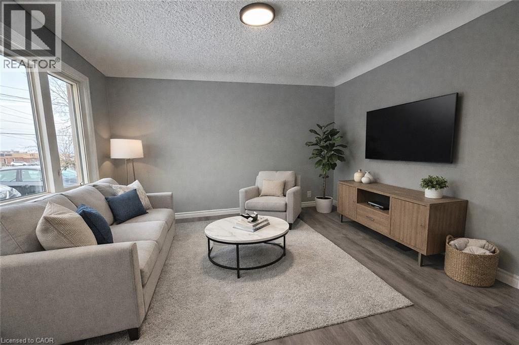 90 Lorne Street Unit# 1, St. Catharines, Ontario  L2P 3C4 - Photo 3 - 40796998