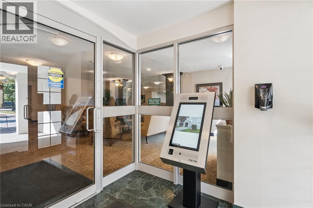 970 Golf Links Road Unit# 302, Ancaster, Ontario  L9K 1J8 - Photo 4 - 40796845