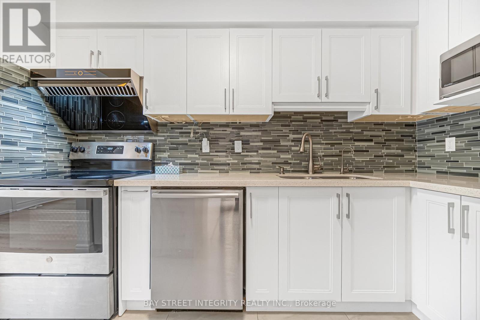 70 Elsa Vine Way, Toronto, Ontario  M2J 4H9 - Photo 22 - C12675980