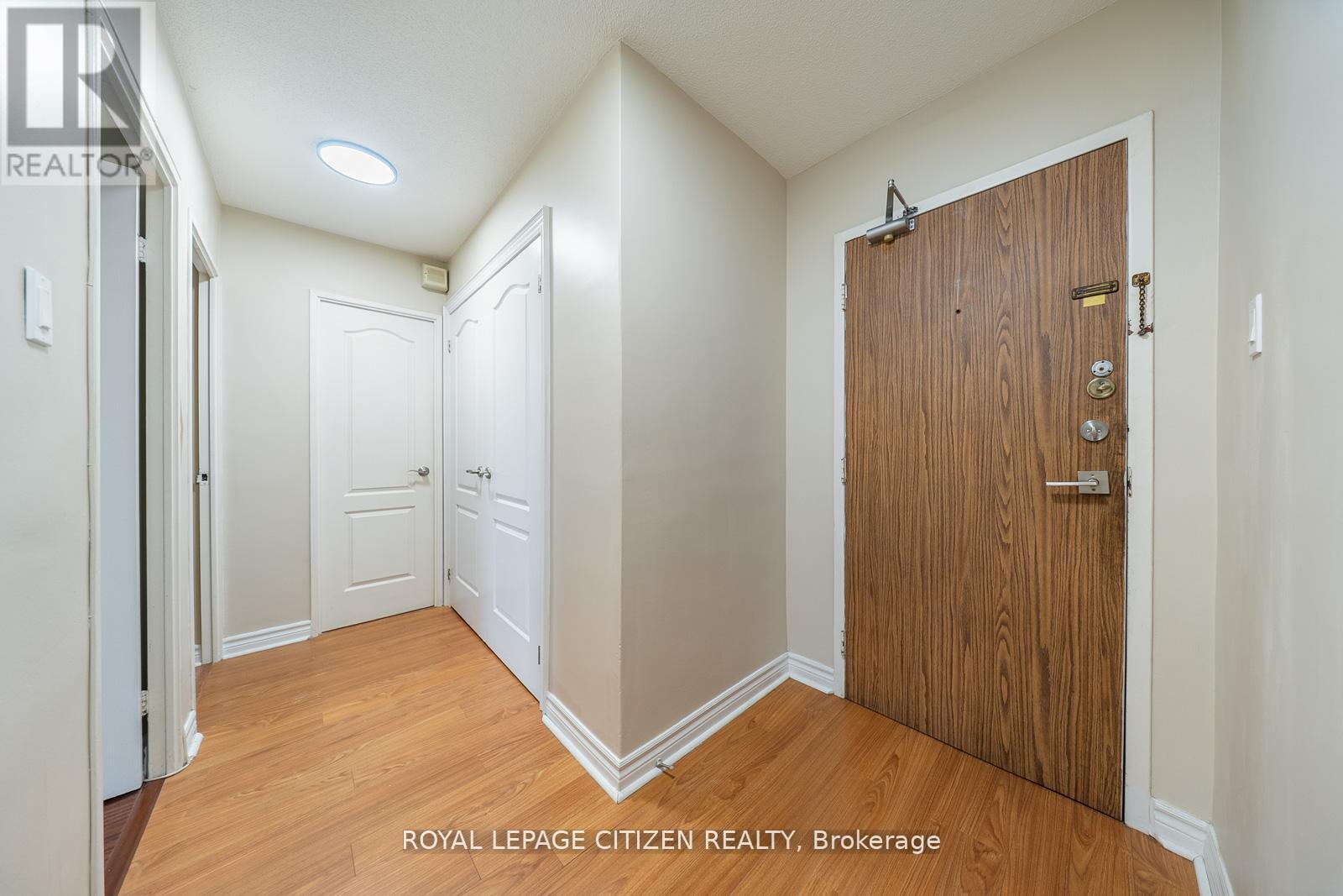 202 - 260 Seneca Hill Drive, Toronto, Ontario  M2J 4S6 - Photo 4 - C12676046