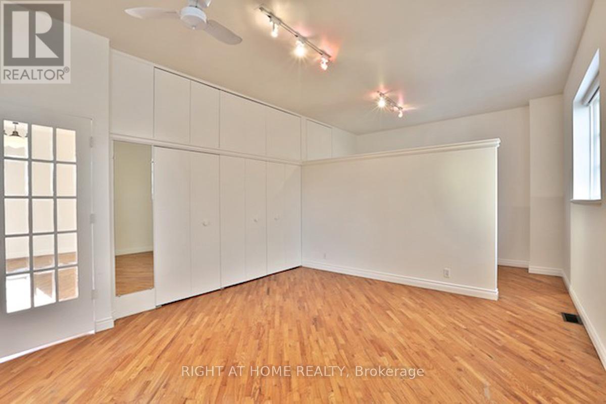 50 Croft Street, Toronto, Ontario  M5S 2N9 - Photo 18 - C12676096