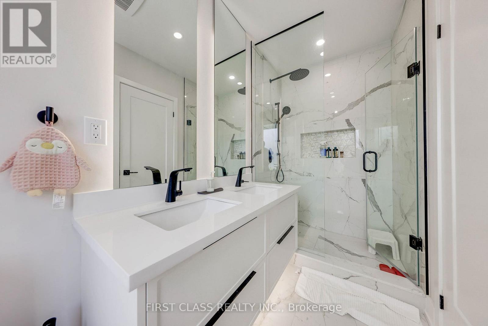 431 Roxton Road, Toronto, Ontario  M6G 3R5 - Photo 14 - C12676098