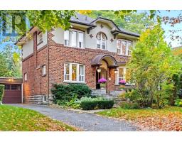 202 DINNICK CRESCENT, Toronto, Ontario