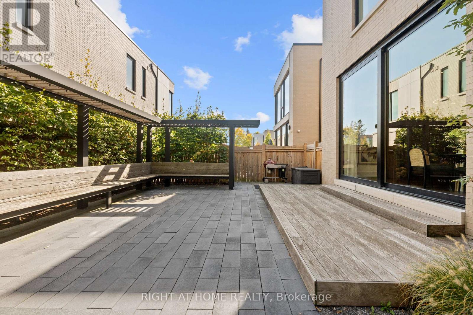 15 Fairmeadow Avenue, Toronto, Ontario  M2P 0A5 - Photo 38 - C12676196