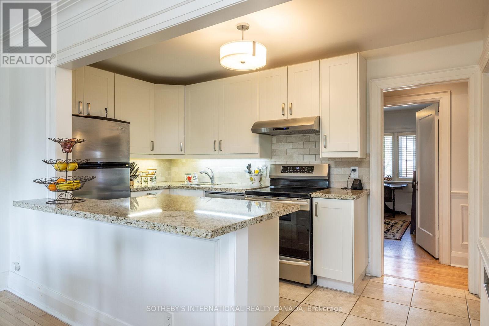 Upper - 131 Highbourne Road, Toronto, Ontario  M5P 2J8 - Photo 22 - C12676218