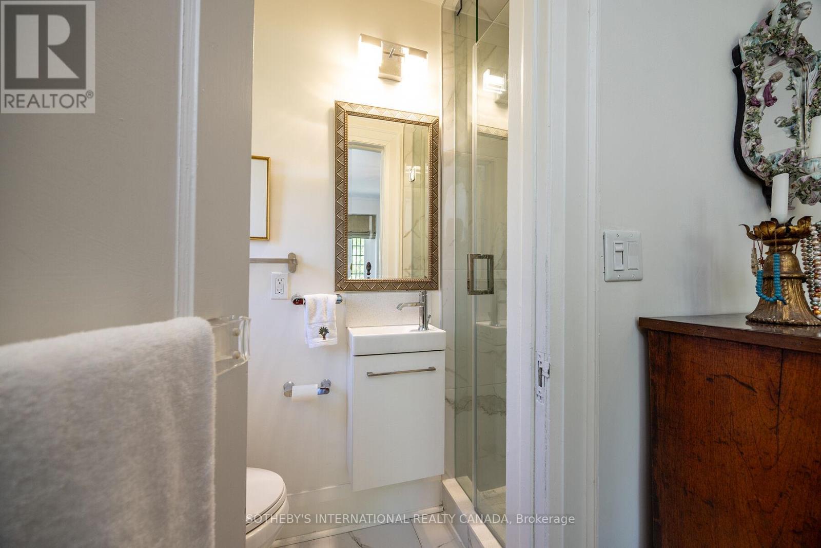 Upper - 131 Highbourne Road, Toronto, Ontario  M5P 2J8 - Photo 29 - C12676218