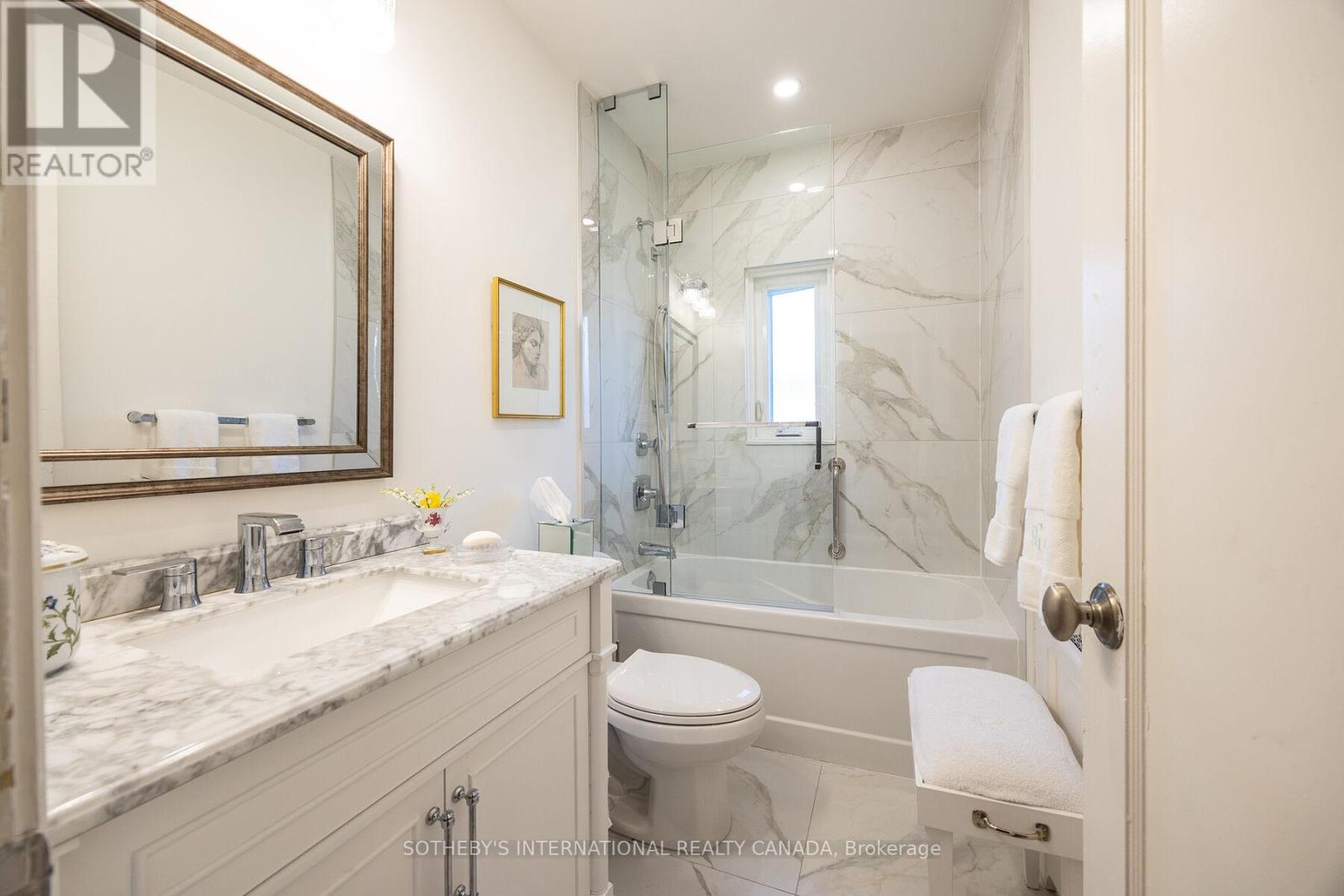 Upper - 131 Highbourne Road, Toronto, Ontario  M5P 2J8 - Photo 34 - C12676218