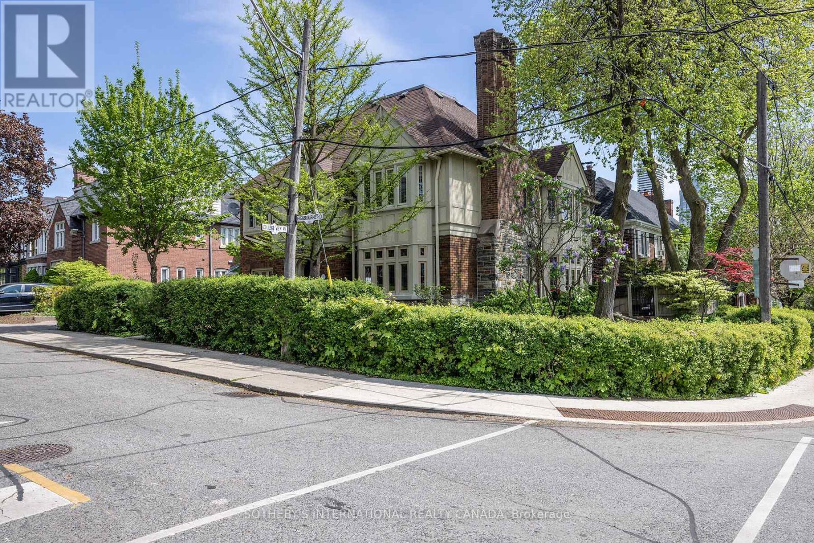 Upper - 131 Highbourne Road, Toronto, Ontario  M5P 2J8 - Photo 4 - C12676218