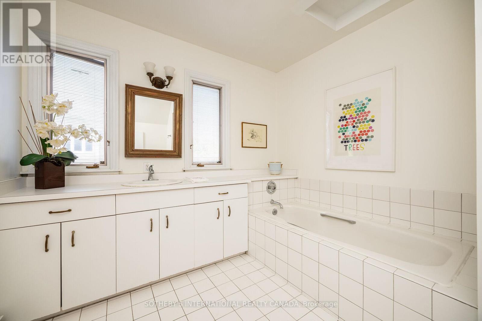 Upper - 131 Highbourne Road, Toronto, Ontario  M5P 2J8 - Photo 42 - C12676218