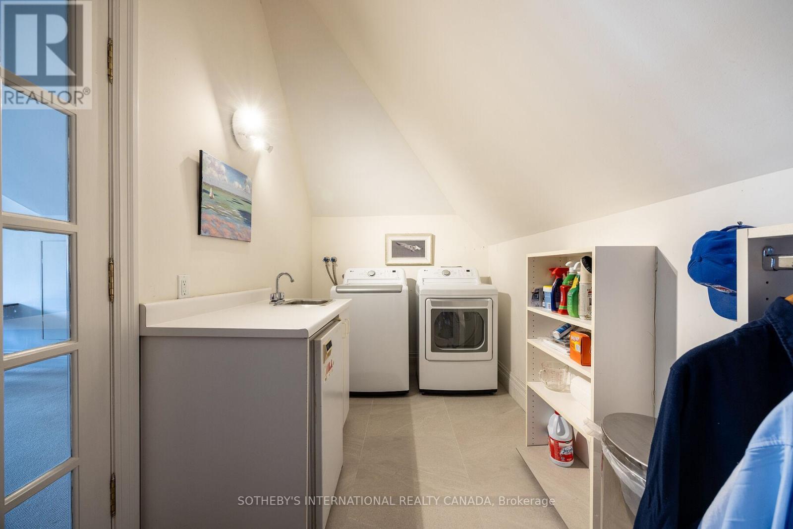 Upper - 131 Highbourne Road, Toronto, Ontario  M5P 2J8 - Photo 43 - C12676218