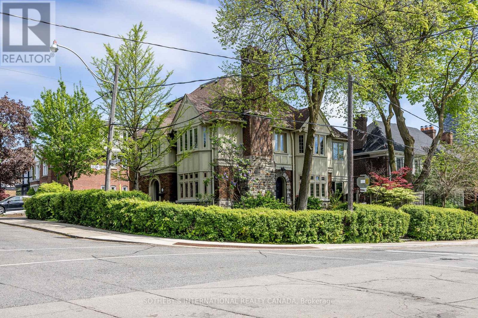 Upper - 131 Highbourne Road, Toronto, Ontario  M5P 2J8 - Photo 9 - C12676218